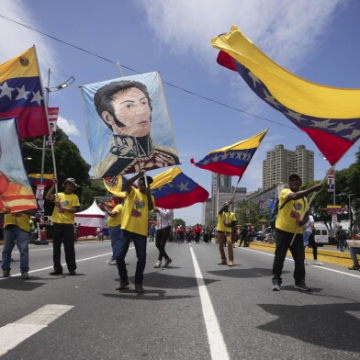 Venezolanos protestan en las calles.