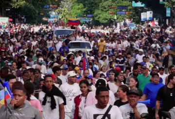 Venezolanos protestan en las calles.