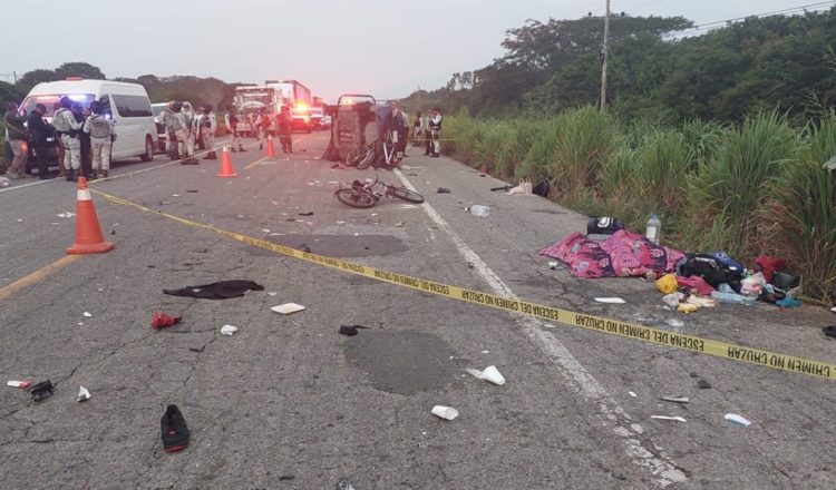 La carretera Panamericana en el Istmo de Oaxaca fue escenario de una tragedia el 29 de agosto, cuando un automovilista arrolló a un grupo de migrantes que iniciaron su travesía desde Tapachula