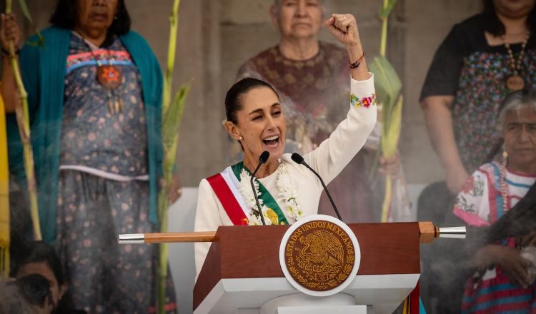 La primera caravana migrante de la administración de Claudia Sheinbaum Pardo (CSP) partió de la frontera Sur hacia la Ciudad de México, con cientos de indocumentados demandando un cambio en la política migratoria.