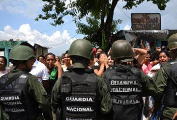 La crisis migratoria en Estados Unidos se ha visto agravada por la presencia de nuevas organizaciones criminales, como El Tren de Aragua, originado en la famosa prisión de Tocorón, Venezuela.