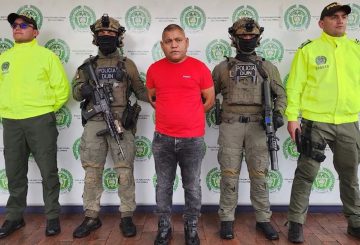 En los últimos meses, el grupo criminal venezolano Tren de Aragua ha comenzado a expandir su territorio en la Ciudad de México, controlando al menos a 90 mujeres para su explotación sexual. Según expertos en criminalística, esta agrupación no solo busca controlar el mercado de la prostitución, sino que también ha iniciado conflictos con otras organizaciones locales, como La Unión Tepito. La Avenida Sullivan, en la colonia San Rafael, ha sido identificada como su principal bastión, aunque su actividad se ha extendido a otras áreas como La Merced y Tlalpan.