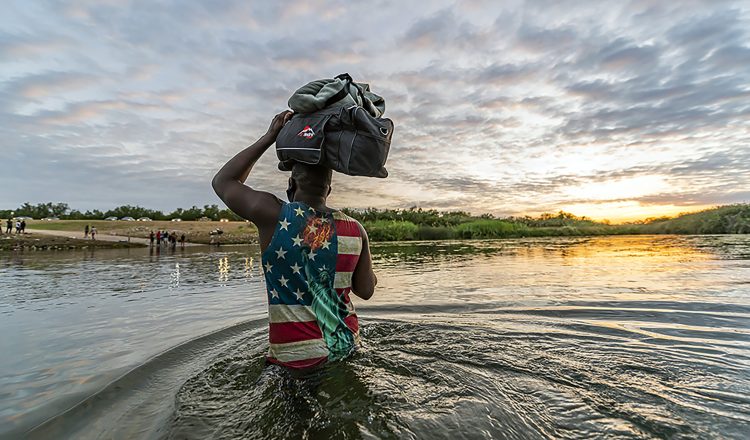 Este año 2024 se perfila como el más mortífero para los migrantes que intentan cruzar de manera irregular a Estados Unidos por la región de El Paso, Texas. Según el Instituto Fronterizo Esperanza, ya se han registrado 174 migrantes muertos en lo que va del año, víctimas del desierto y del río al intentar alcanzar el otro lado.