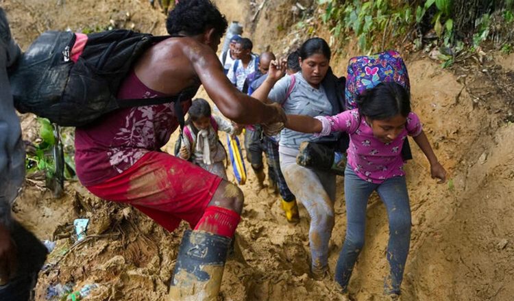 Tamaulipas se ha consolidado como un refugio humanitario para los migrantes, especialmente para los menores de edad. En la actualidad, 460 menores migrantes están recibiendo atención humanitaria y educativa mientras esperan junto a sus familias una posible entrada documentada a Estados Unidos. Según Juan José Rodríguez Alvarado, director del Instituto Tamaulipeco de Migración (ITM), estos menores son parte de los casi 4,000 migrantes refugiados en las ciudades fronterizas del estado, siendo la mayoría de ellos de Venezuela, Haití y otros países de Centroamérica.