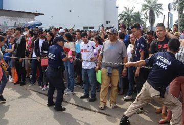 Cientos de migrantes de diversas nacionalidades se encuentran varados en Tapachula, Chiapas, como resultado de la lentitud en la respuesta a través de la aplicación CBP One.