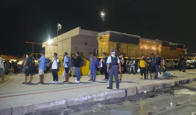 En operaciones recientes en Sonora, elementos de la Guardia Nacional junto con efectivos del Instituto Nacional de Migración (INM) llevaron a cabo rescates exitosos, salvando a un total de 74 personas migrantes provenientes de diversas naciones.