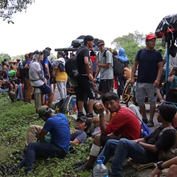 Las caravanas de migrantes han aumentado significativamente en la frontera sur de México, especialmente en el municipio de Tapachula, en Chiapas. Este fenómeno ha tenido lugar en las semanas recientes, donde se ha documentado la participación de cerca de 5.000 personas en ocho caravanas.