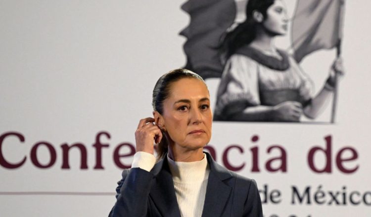 La presidenta Claudia Sheinbaum Pardo respondió con firmeza a las declaraciones del candidato republicano Donald Trump, quien amenazó con imponer aranceles a todo el comercio mexicano si no se frena el flujo de migrantes y drogas hacia Estados Unidos. Esta situación ha generado preocupación entre la comunidad migrante de México, Centroamérica y Sudamérica, ya que se ven afectados por las políticas y decisiones de ambos países.