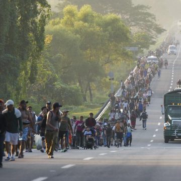 La cifra de detenidos cruzando ilegalmente las fronteras de Estados Unidos con México y Canadá ha mostrado una notable disminución en el mes de noviembre. Esta tendencia, observada durante varios meses, desafía las afirmaciones del presidente electo Donald Trump sobre que la inmigración ilegal está fuera de control.