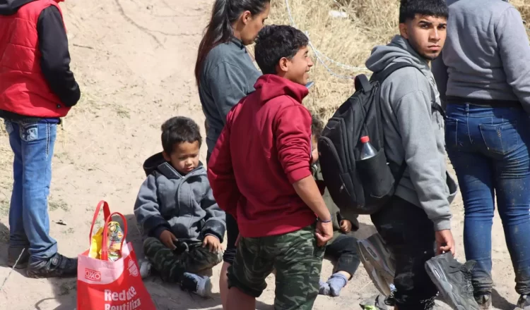 La migración es un fenómeno que afecta a millones de personas en todo el mundo, pero dentro de este proceso, las niñas y niños migrantes se encuentran entre los más vulnerables. En el estado de Sonora, más de 12 mil infantes de diversas nacionalidades han quedado varados tras ser repatriados de Estados Unidos. Estos menores de edad, que huyen de situaciones extremas como violencia, pobreza y persecución, se enfrentan a una serie de desafíos que ponen en riesgo su salud, seguridad y bienestar.