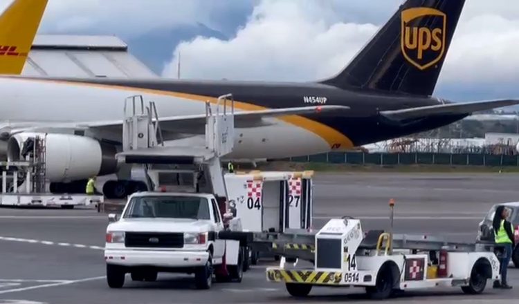 Este martes, Costa Rica recibió un nuevo grupo de 65 migrantes deportados desde Estados Unidos, lo que ha captado la atención tanto a nivel local como internacional. Este grupo diverso, que incluye personas provenientes de Rusia, China, Yemen, Nepal, Vietnam y Georgia, marca un hito en el acuerdo entre Costa Rica y Estados Unidos.